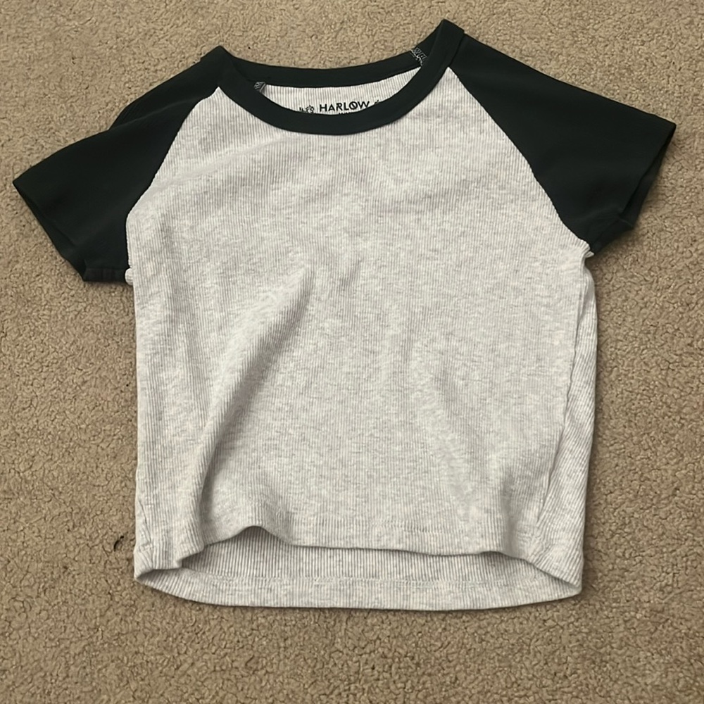 GREEN SLEEVE HARLOW CROPPED TOP